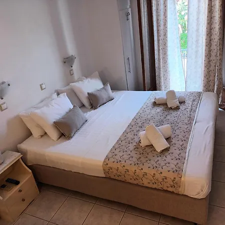 Argostoli Rooms アパート アルゴストリオン