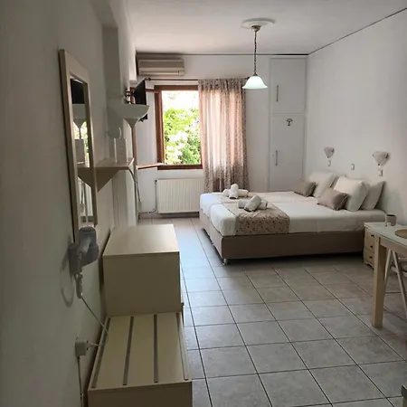 Argostoli Rooms アルゴストリオン