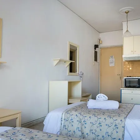 Argostoli Rooms アルゴストリオン
